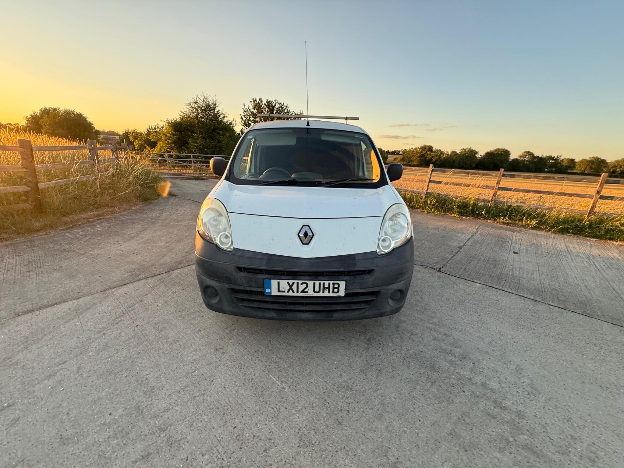 Renault Kangoo Maxi 1.5 LL21 dCi FWD L3 H1 4dr — photo 37 of 68